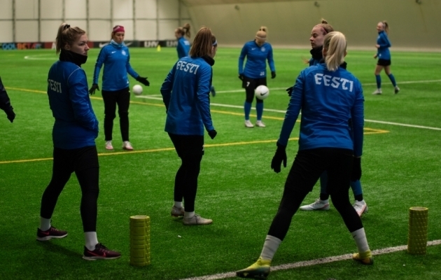 Galerii | Eesti naiste koondise treeningul olid rõõmsad ja keskendunud näod