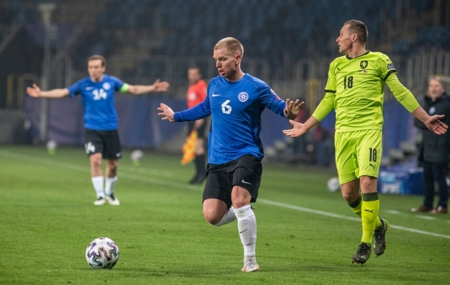 Üks näitab ette, teised teevad järele!
