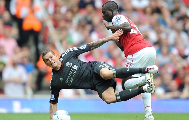 Emmanuel Frimpong (paremal) võitlemas Liverpooli keskkaitsja Daniel Aggeriga. Foto: Scanpix / Tony Marshall / EMPICS Sport