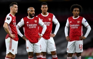Kas Arsenal suudab teha Inglismaa klubidele neljast finaalikohast neli?