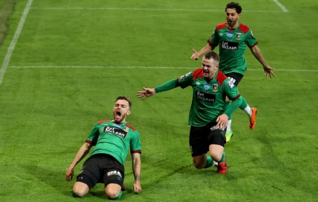 Video: Põhja-Iirimaal on olukord täiesti käest ära - Glentoran lööb igas mängus supervärava