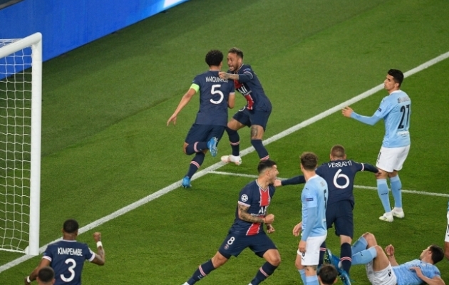 Pariis Saint-Germain rõõmustab 1:0 värava üle kohtumise 15. minutil. Foto: Scanpix / AFP / Christophe Saidi