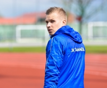 Kümne minuti asemel pool tundi kirja saanud Teniste: näitasime, et oskame ilusti mängida ka sellisel väljakul, aga ...