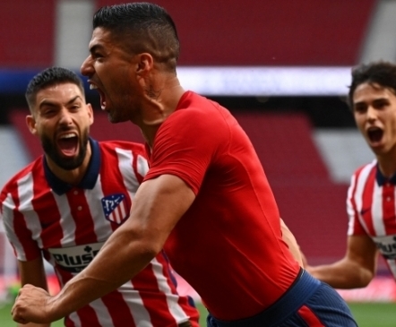 Pöörane õhtu Hispaanias: Camp Noul ära põlatud Suarez tõstis Atletico tuhast tiitli lävele, Barcelona mattis end samal ajal ise