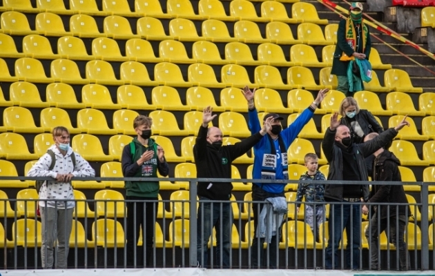 Vilniuses olid kohal ka mõned Eesti koondise fännid. Foto: Jana Pipar / jalgpall.ee