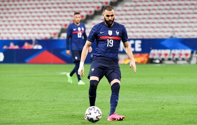 Kuueaastase pausi järel Prantsusmaa koondisesse naasnud Benzema teenis ja raiskas penalti, kolistas posti, aga väravat kirja ei saanud