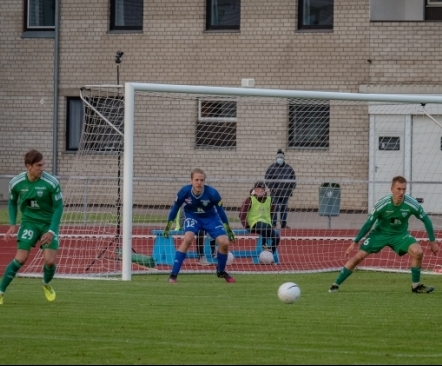 Keskkaitsjate puuduses Levadia kohtub liigapausilt tulles Kuressaarega