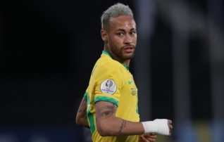 Tunamullu turniirilt eemale jäänud Neymar vedas tiitlikaitsja finaali