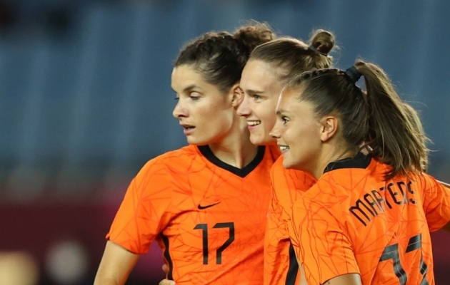 Holland ja Hiina korraldasid väravatesaju, naiste jalgpalliturniiril said selgeks alagruppidest edasipääsejad