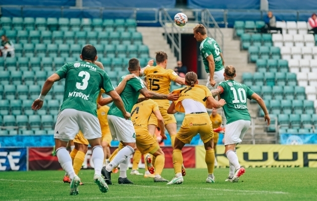 VAATA JÄRELE: Beglarišvili söötis ja Peetson lahendas ehk Levadia murdis Kuressaare nurgalöökidega