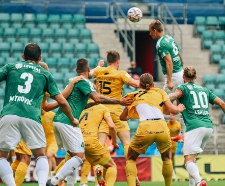 Luup peale | Pea jagu teistest kõrgemal olnud Peetson pikendas Levadia edu teiste ees  (galerii!) 