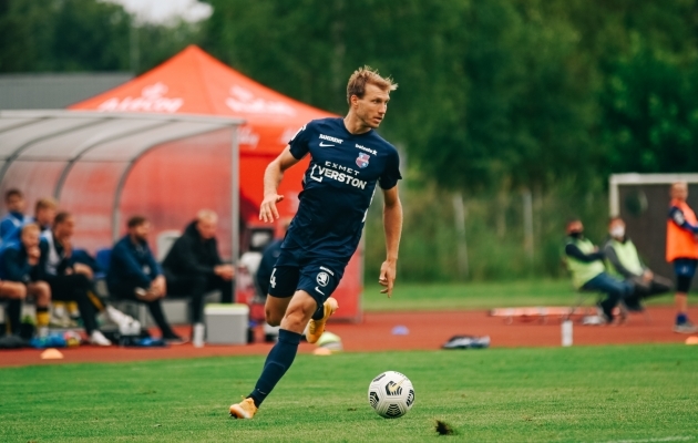 19. vooru sümboolsesse koosseisu skooris end kolm keskkaitsjat