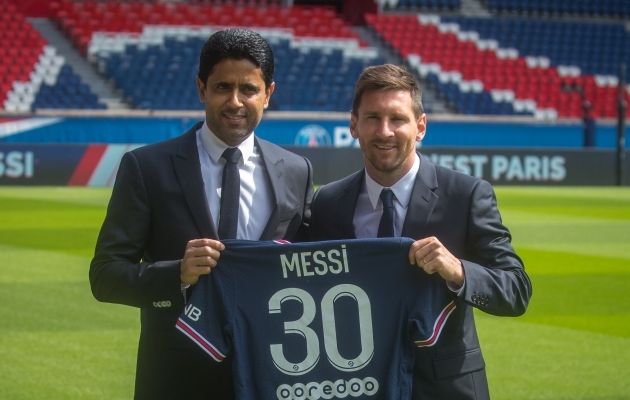 PSG president Nasser Al-Khelaifi ja Lionel Messi. Foto: Scanpix / EPA / Christophe Petit Tesson