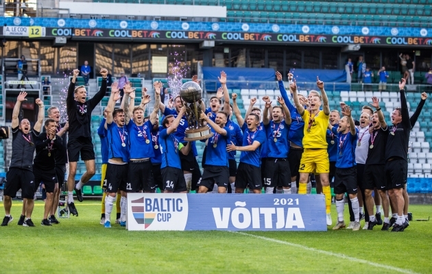 Eesti koondis tähistab Balti turniiri võitu. Foto: Brit Maria Tael
