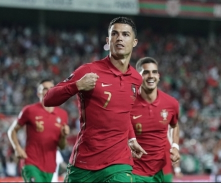 Ronaldo rekordiline kaabutrikk Portugali liidriks ei tõstnud, Inglismaa libastus Wembleyl ning EM-i poolfinalist sai MM-ile  (fännid huligaanitsevad!) 