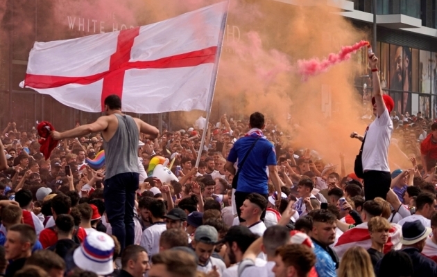 Inglismaa fännid Itaaliale kaotatud finaalmängu eel. Foto: Scanpix / Niklas Hallen / AFP