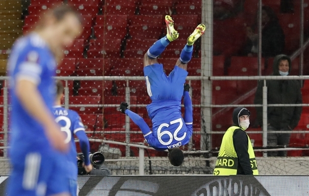 Leicester City ründaja Patson Daka tähistas ühte neljast Moskvas sealsele Spartakile löödud väravat saltoga. Foto: Scanpix / Reuters / Maxim Shemetov
