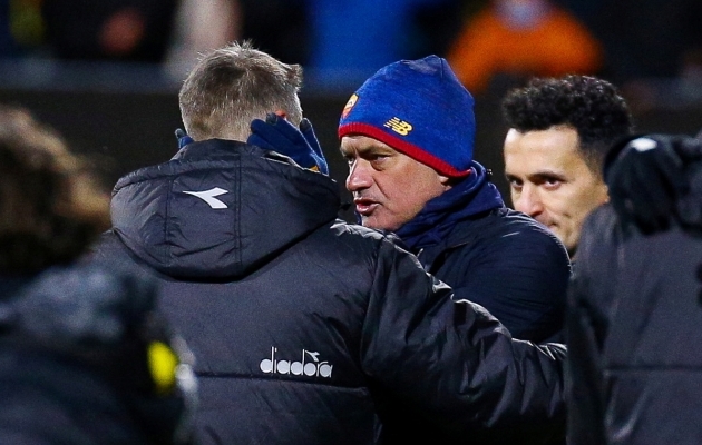 Jose Mourinho matši järel Bodö/Glimti peatreeneri Kjetil Knutseniga. Foto: Scanpix / Mats Torbergsen / NTB / Reuters