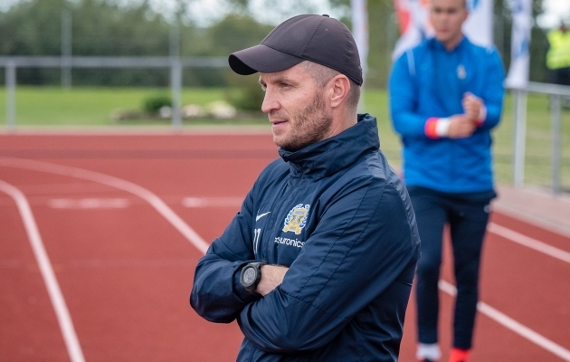FC Kuressaare peatreener Roman Kožuhhovski. Foto: Allan Mehik