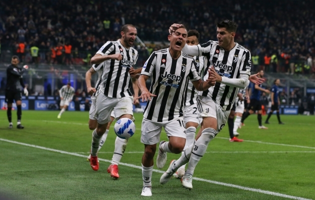 Juventuse mehed Paulo Dybala viigiväravat tähistamas. Foto: Scanpix /  Jonathan Moscrop / Sportimage