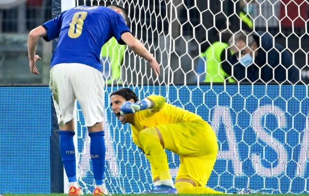 Luup peale | Jorginho närvid ei pidanud vastu ja Itaalia peab viimase hetkeni deemonitega maadlema