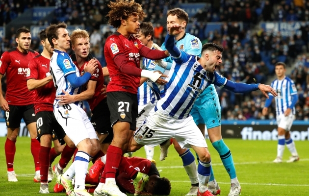 Kirgede torm: Real Sociedad ja Valencia võtsid 46 minuti jooksul 12 kaarti  (Real Betisile kindel võit) 