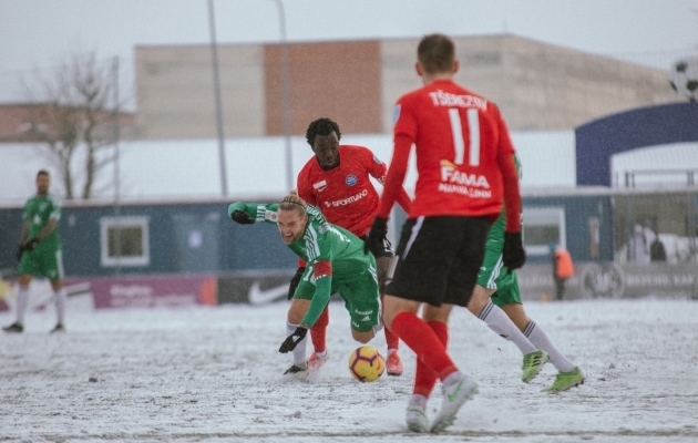 VAATA JÄRELE: Levadia vältis Narva lumel libastumist