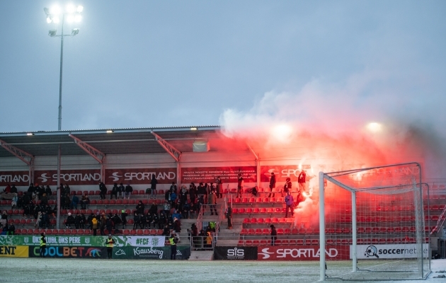 FC Flora fännid 12. minutil. Foto: Liisi Troska / jalgpall.ee