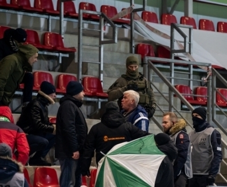 EJL uurib mängijaid ja kohtunikku lumepallidega loopinud Levadia poolehoidjate tegevust