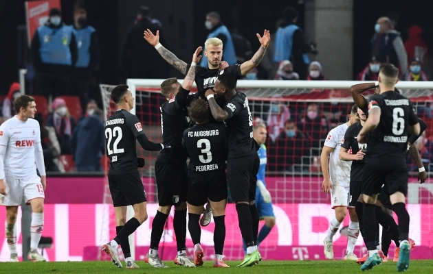 Augsburg sai hooaja esimese võõrsilvõidu ja Köln esimese kodukaotuse
