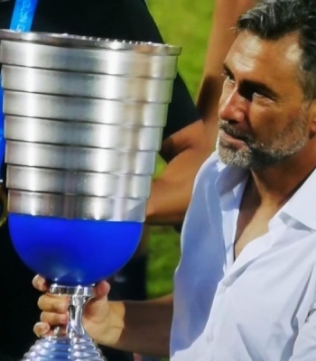 Fabrizio Piccareta mullu v&otilde;idetud Itaalia U17 karikaga. Foto: erakogu