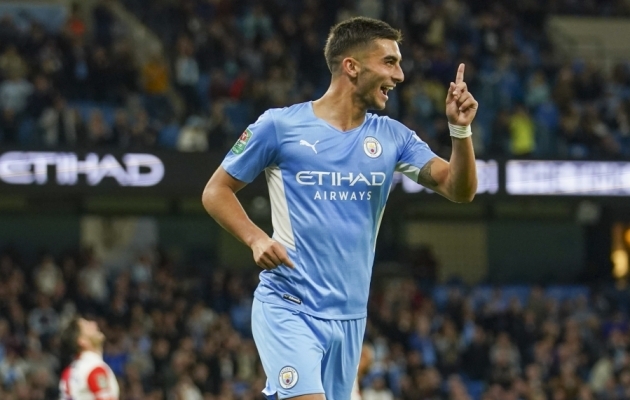 Kõik märgid näitavad, et Manchester City ääreründaja kolib juba lähipäevil Barcelonasse