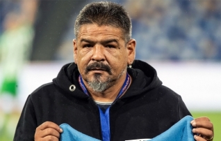 Diego Maradona vend suri südamerabandusse