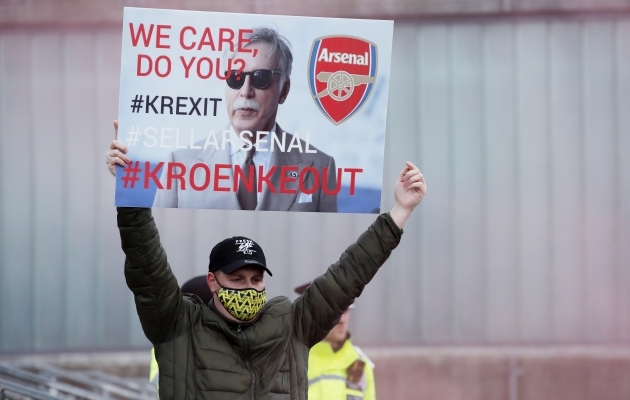 Arsenali fännid on klubi omaniku osas rahulolematud. Foto: Scanpix / Andrew Couldridge / Reuters
