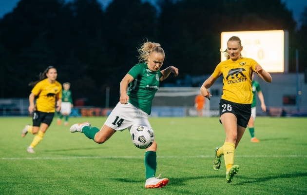 Naiste meistriliigas said meeste Premium liigas osaleva 10 klubi esindustest parima tulemuse FC Flora ja Pärnu Vaprus, kes tulid vastavalt esimeseks ja neljandaks. Foto: Liisi Troska / jalgpall.ee