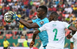 Senegalile piisas grupivõiduks ühest penaltist, kümnemeheline Ghana langes