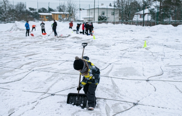 Lumekoristussporti tegid Männikul nii suured kui ka väikesed. Foto: Brit Maria Tael