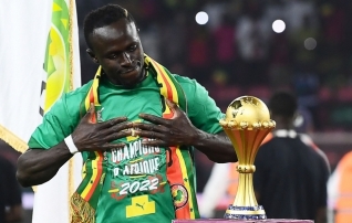 Luup peale | Neli lisaaega ja kolm penaltiseeriat läbinud Egiptus komistas viimasel tõkkel, lubades ihaldatud karika Senegalile