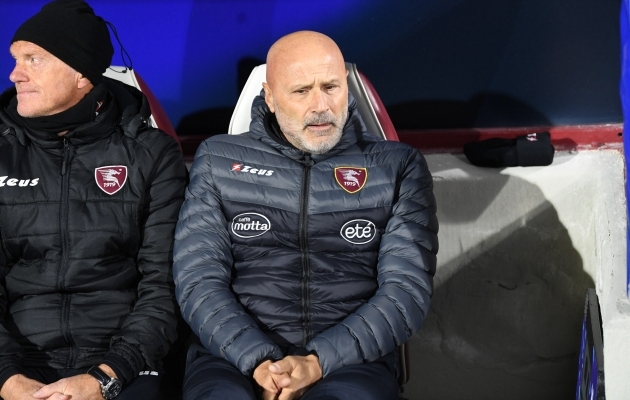Põhjamudas siplev Salernitana saatis peatreeneri teistele jahimaadele