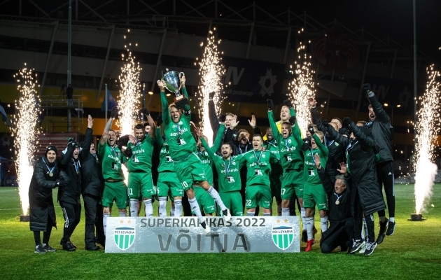 FCI Levadia r&otilde;&otilde;mustamas superkarikav&otilde;idu &uuml;le. Foto: Liisi Troska / jalgpall.ee