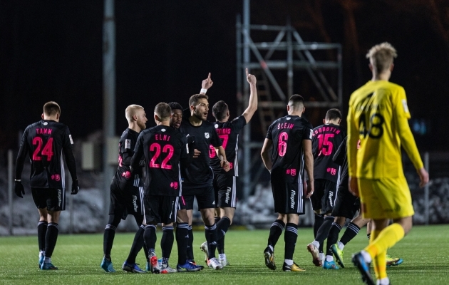 Nõmme Kalju rõõmustab FC Kuressaarele löödud 1:0 värava üle. Foto: Jana Pipar / jalgpall.ee