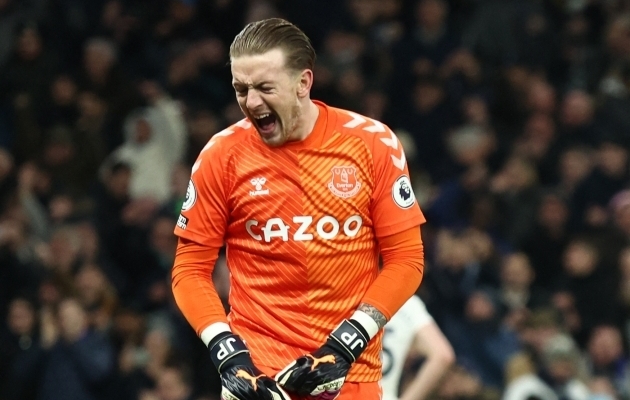 Tottenham muutis Pickfordi juubelimängu õudusunenäoks
