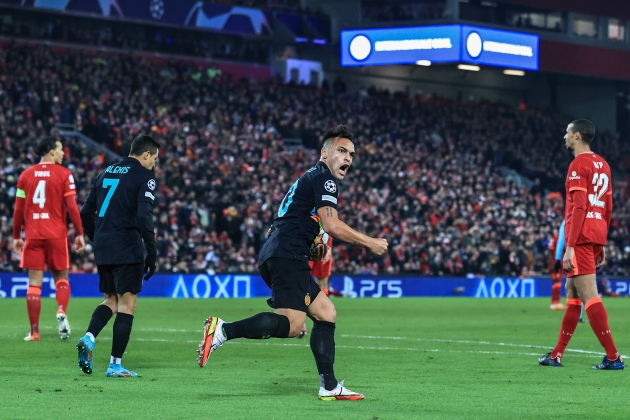 Lautaro Martinez oma iluv&auml;ravat t&auml;histamas. Foto: Scanpix / IMAGO / Mark Cosgrove