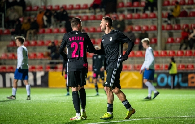 Maksim Gussev ja Aleksandr Volkov järjekordset väravat tähistamas. Foto: Liisi Troska / jalgpall.ee