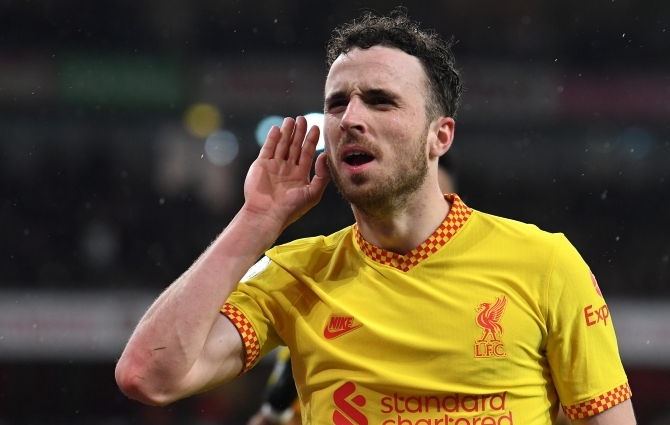 Vahe on ainult üks punkt! Liverpool kukutas heas vormis olnud Arsenali ning kerkis City kandadele