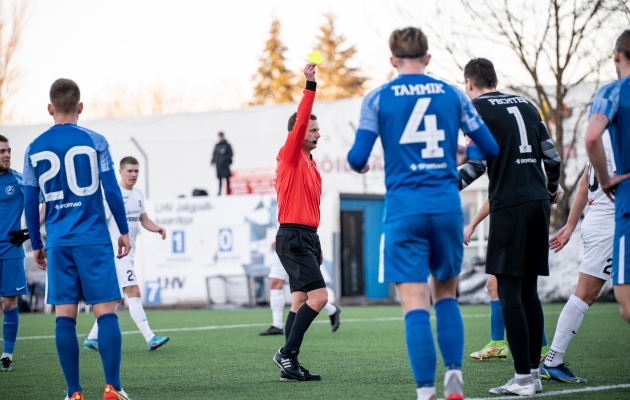 Penaltiolukord: Külljastinen karistab, Pechter vaidleb. Foto: Liisi Troska / jalgpall.ee
