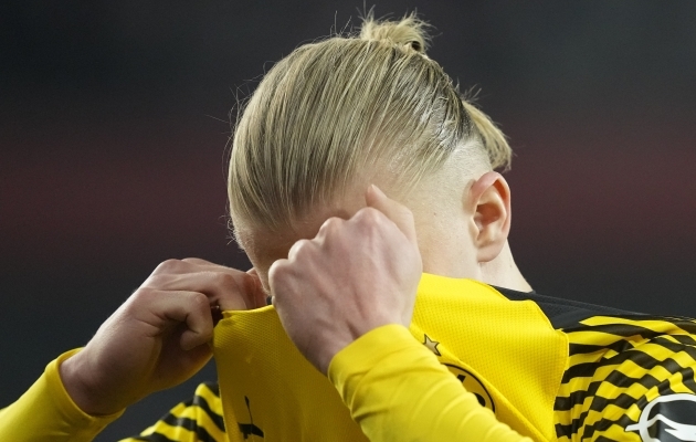 Bayernit hoolega taga ajav Dortmund pani endale ise jala ette