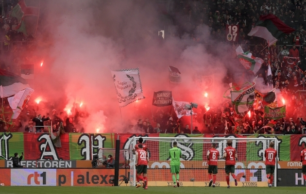 Korralik pidu ja pillerkaar: Augsburg pani maha ajaloolise märgi  (+ Mönchengladbach ja Mainz) 