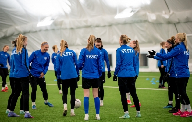 Selgus naiste koondise koosseis uute treenerite esimesteks valikmängudeks, Õunpuu jääb eemale