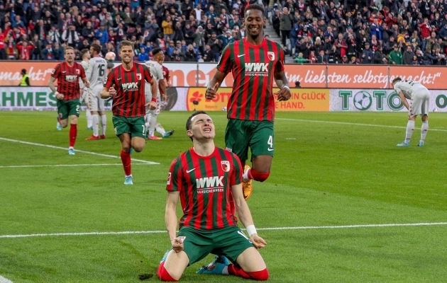 Mainz küpsetas alustuseks koogi, millele Augsburg oma kirsi pani